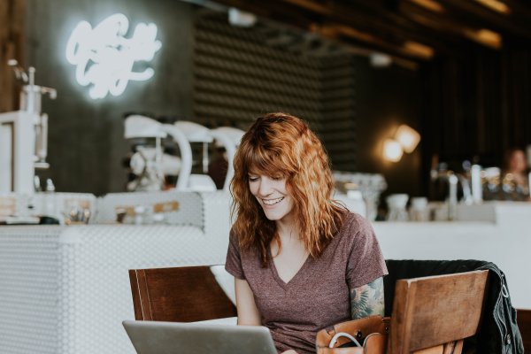 Femme au travail